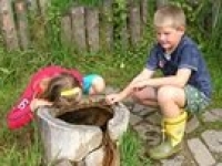 Stud�nka z dut�ho kmene