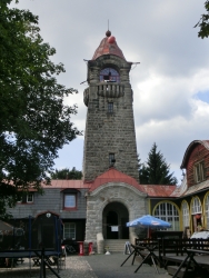 Rozhledna na �ern� studnici zachra�uje situaci
