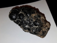 Uraninit (smolinec) - tohle je vylo�en� v�stavn� kousek